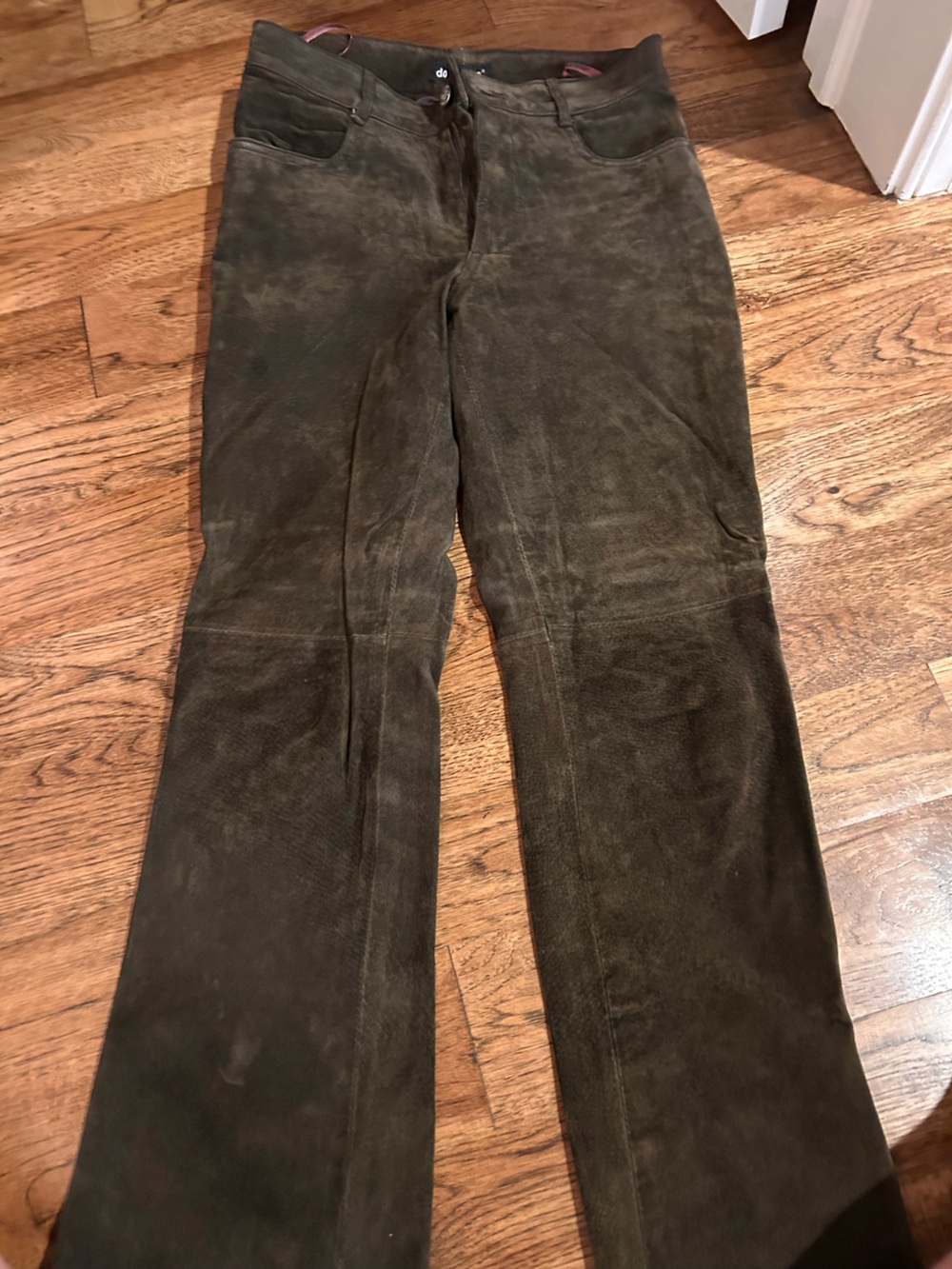Dollhouse Women's Straight Jeans in Dark Brown Suede-Look